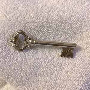 Silver key pindent